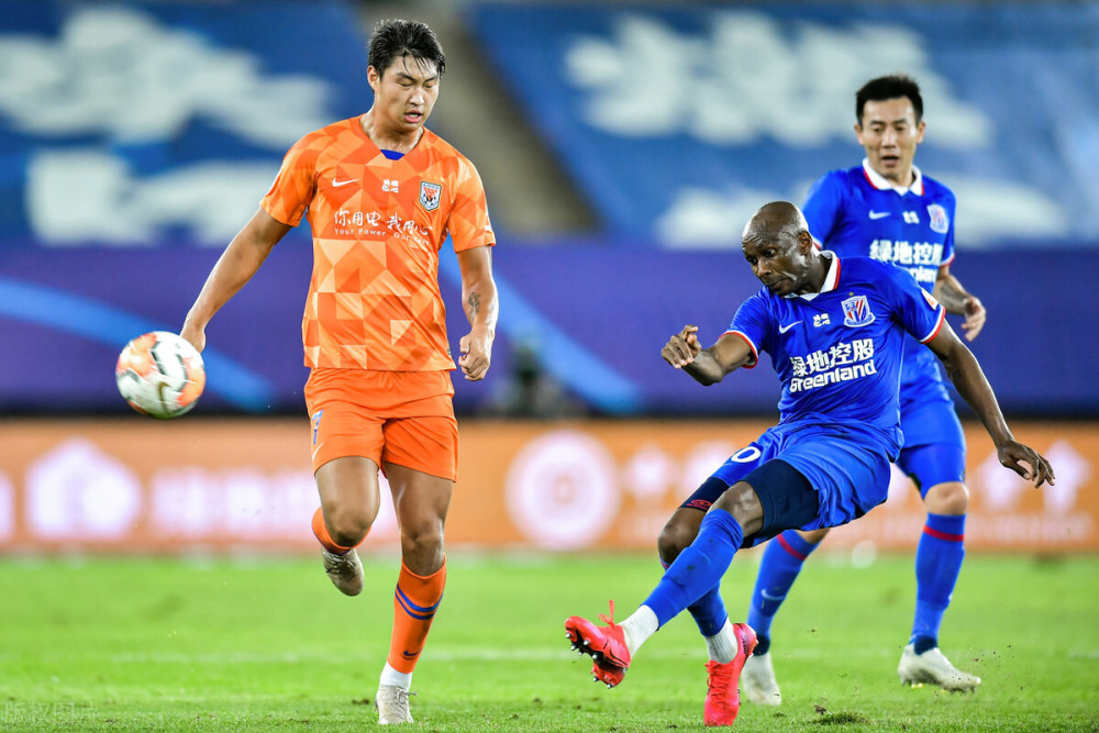 开云体育-北京首钢发布备战花絮，关键时刻止住颓势，欧超杯任务艰巨，赛程密集仍需轮换(北京首钢季前赛直播)